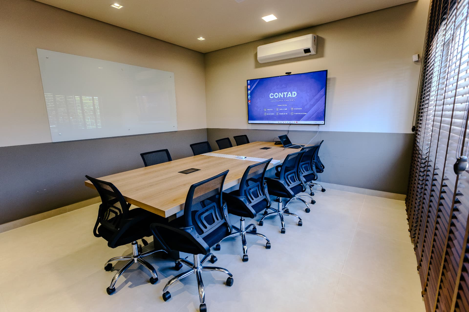 Sala de reuniões da ContaD