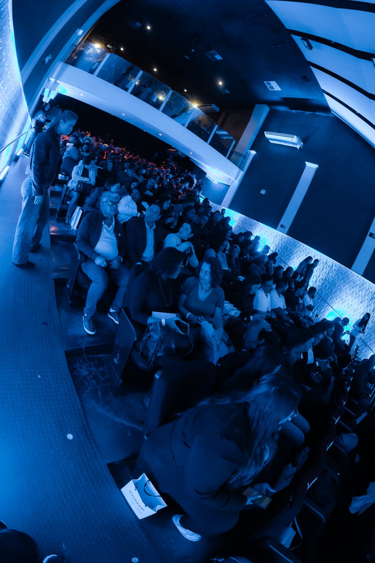 Vista do público no Cine Teatro Mariana